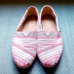 TOMS Classic Womens Slip Ons